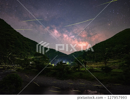 Fireflies in Satoyama and the rising Milky Way Fireflies in Satoyama and the rising Milky Way 127957993