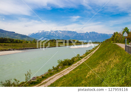 View of the river Rhine between Liechtenstein and Switzerland 127959116