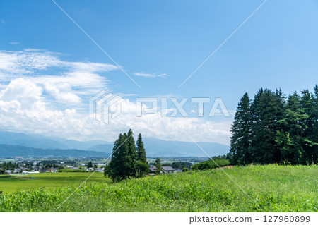 安曇野的夏日風景 127960899
