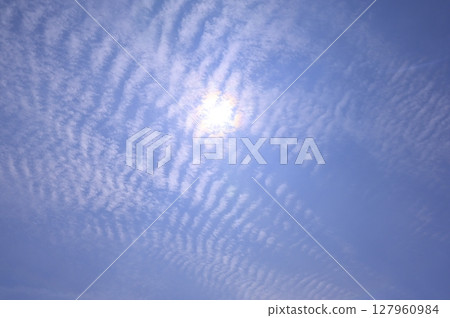 天空雲彩和太陽 127960984