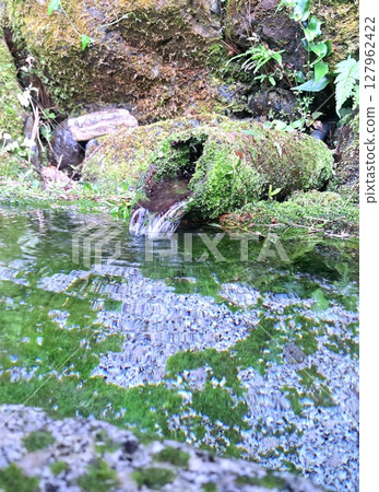 泉水 泉水 127962422