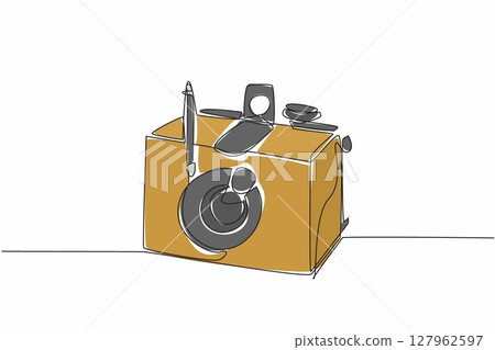 Single one line drawing pinhole camera made of wood. A simple camera that does not have lens. Shooting using negative paper. World Pinhole Photography Day. Continuous line design graphic illustration Single one line drawing pinhole camera made of wood. A simple camera that does not have lens. Shooting using negative paper. World Pinhole Photography Day. Continuous line design graphic illustration 127962597