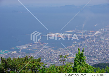 View of the Shonai Peninsula and Kawanoe from Suihamine Observatory in Shikokuchuo City, Ehime Prefecture 127964006