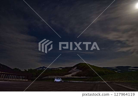 The night sky seen from Mt. Chokai parking lot 127964119