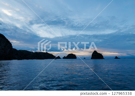 I was on a boat fishing for spiny lobsters with gill nets. Nakagi Hirizo Beach, Minamiizu Town, Kamo District, Izu Peninsula, 2024 127965338