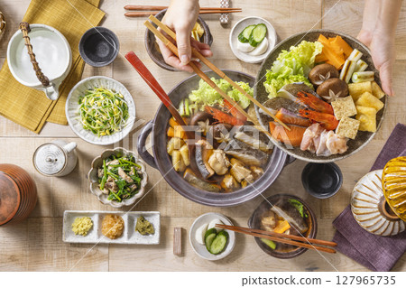 Everyday dining table Yosenabe 127965735
