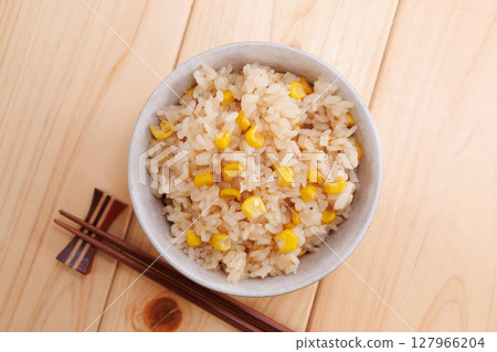 看起來很美味的玉米飯 127966204