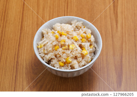 看起來很美味的玉米飯 127966205