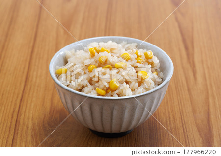 看起來很美味的玉米飯 127966220