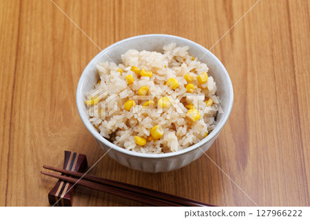 看起來很美味的玉米飯 127966222