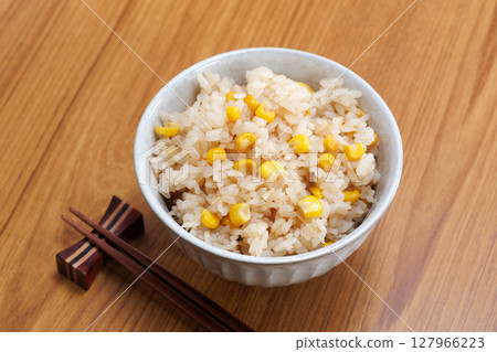 看起來很美味的玉米飯 127966223