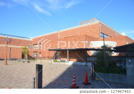 Yonago City Library 127967483
