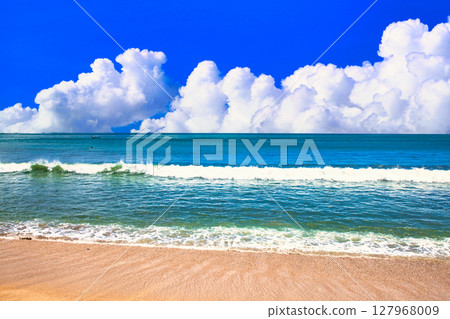 Beautiful beaches in Bali 127968009