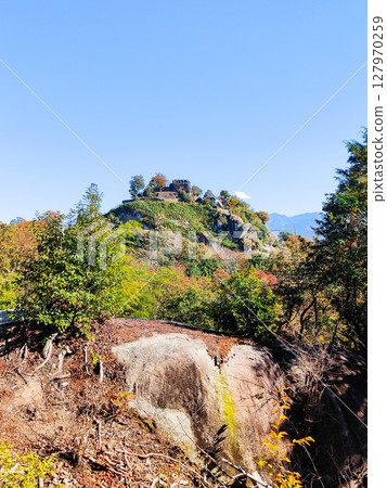 Naegi Castle Ruins (Autumn) 127970259