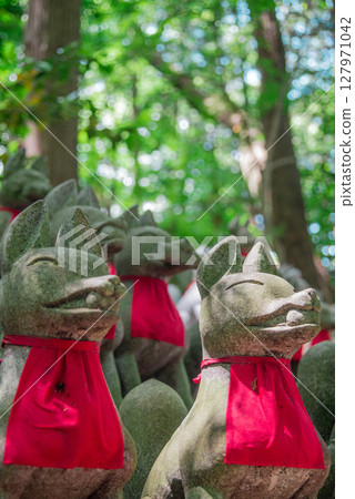 Toyokawa Inari Shrine: Reikozuka, a mound of 1,000 stone fox statues 127971042