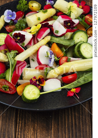 Mixed salad with asparagus. Mixed salad with asparagus. 127972109