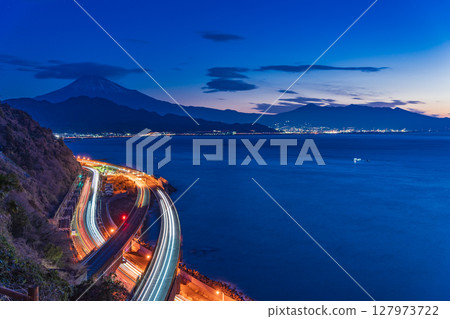 (Shizuoka Prefecture) Mount Fuji seen from Satta Pass at dawn (Shizuoka Prefecture) Mount Fuji seen from Satta Pass at dawn 127973722