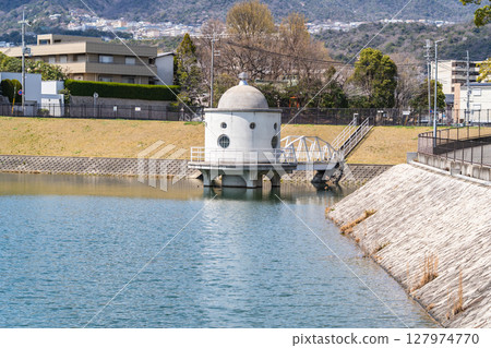 Niteko Pond (reservoir) and water tower, a scenic spot in Nishinomiya, famous for its cherry blossoms (the model for Grave of the Fireflies), Manchidani-cho, Nishinomiya City 127974770