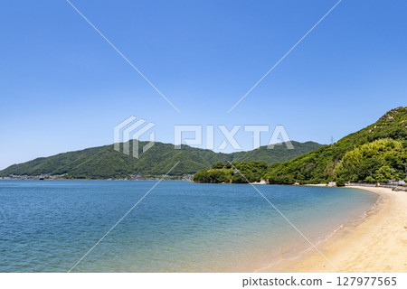 廣島縣尾道市岩湖島嚴島神社前的海灘 127977565
