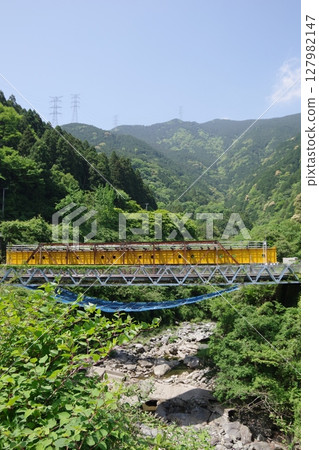 愛媛郡新居濱市國領川上的蘆谷橋和四都橋 127982147
