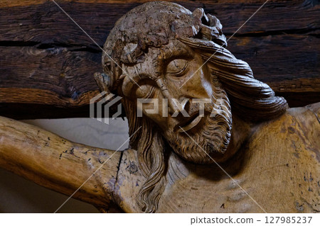 Face of Jesus Christ crucified 127985237