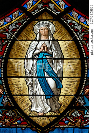 Virgin Mary at prayer Virgin Mary at prayer 127985992