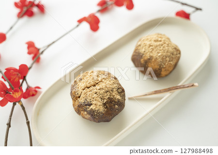 Delicious Japanese sweets Delicious Japanese sweets 127988498