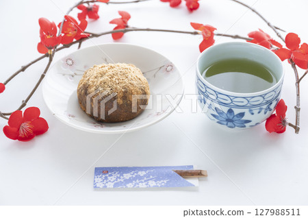 Delicious Japanese sweets 127988511