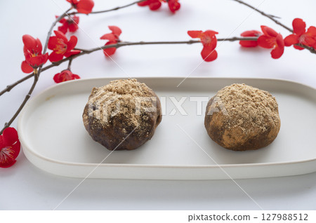 Delicious Japanese sweets 127988512