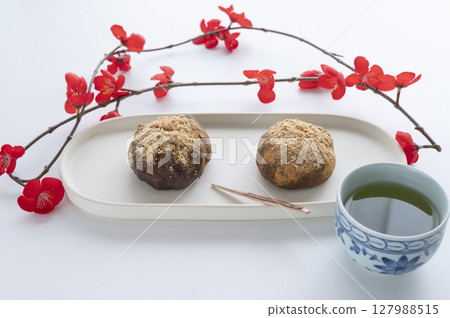 Delicious Japanese sweets 127988515