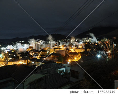 Veins of the Night - Kannawa Onsen: A Topography of Steam and Lights Veins of the Night - Kannawa Onsen: A Topography of Steam and Lights 127988539