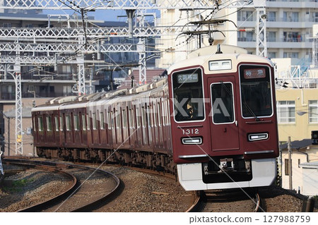 [阪急] 1300系特急（京都線：西京極站） 127988759