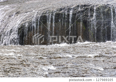 Fubuzuki waterfall 127989105