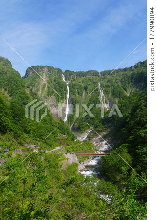 稱名瀑布和函乃木瀑布是日本最高的瀑布，位於富山縣立山町。 127990094