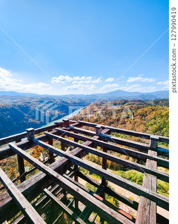 Naegi Castle Ruins (Autumn): View from the castle tower observation deck 127990419
