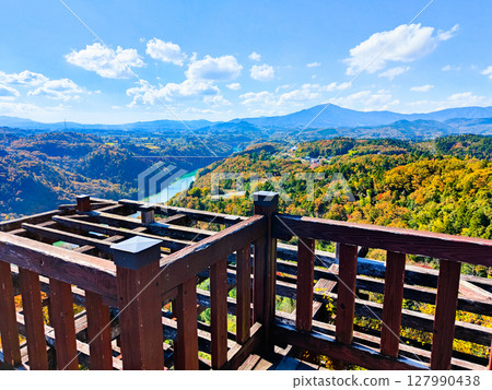 Naegi Castle Ruins (Autumn): View from the castle tower observation deck 127990438