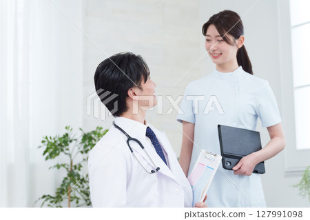 微笑醫生和護士 微笑醫生和護士 127991098