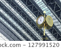 The clock tower at the Space-Time Plaza in Osaka Station 127991520