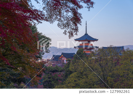 Autumn leaves season: Kiyomizu-dera Temple, three-story pagoda Autumn leaves season: Kiyomizu-dera Temple, three-story pagoda 127992261