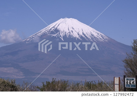 從長尾山口眺望富士山 127992472