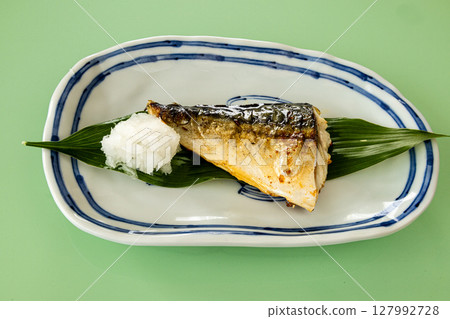 Average home-cooked grilled mackerel Average home-cooked grilled mackerel 127992728