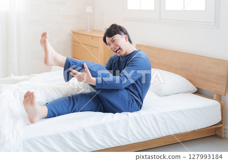 腿抽筋的男人 腿抽筋的男人 127993184