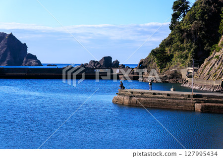 A view of Nakagi Port. Nakagi Beach is in the foreground, and Daikon Island is offshore. Hirizo Beach is to the left of Daikon Island. 2024 127995434