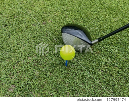 高爾夫球 127995474