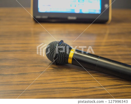 卡拉OK(麥克風1個、通訊設備) 卡拉OK(麥克風1個、通訊設備) 127996343
