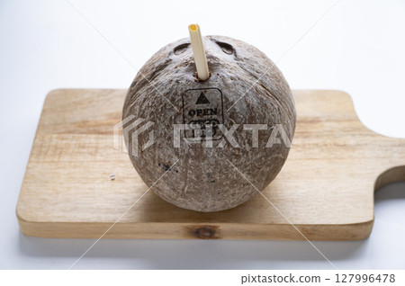 老椰子果 老椰子果 127996478