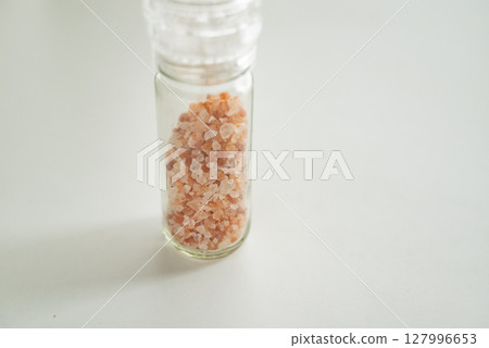 Himalayan Pink Salt 127996653