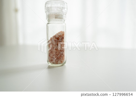 Himalayan Pink Salt 127996654