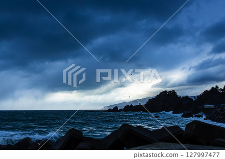 日本海的冬季風景 127997477