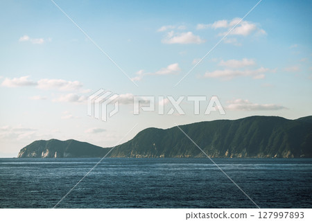 【東京九州渡輪開往真由新門司號,從高知縣柏島外海起航】 【東京九州渡輪開往真由新門司號,從高知縣柏島外海起航】 127997893